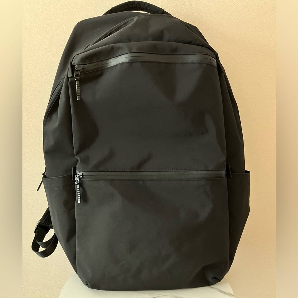 Uniqlo Functional backpack in [Black] 32L [DISCONTINUED in store/online]
